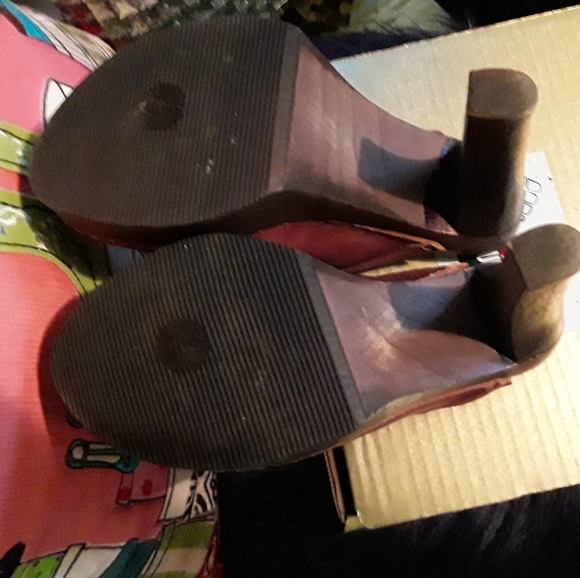 Guess Clogs - Picture 7 of 7